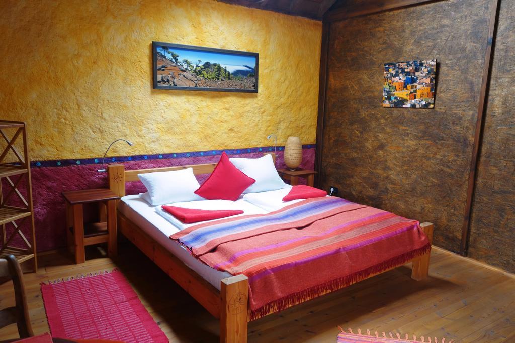 El Porvenir Hostel Los Llanos De Aridane Room photo